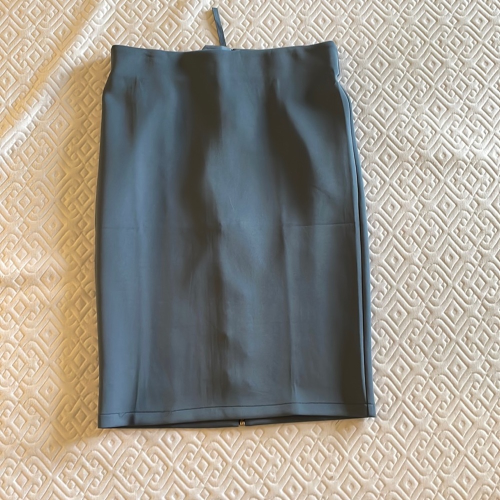 Cool blue pencil skirt with full zipper on back